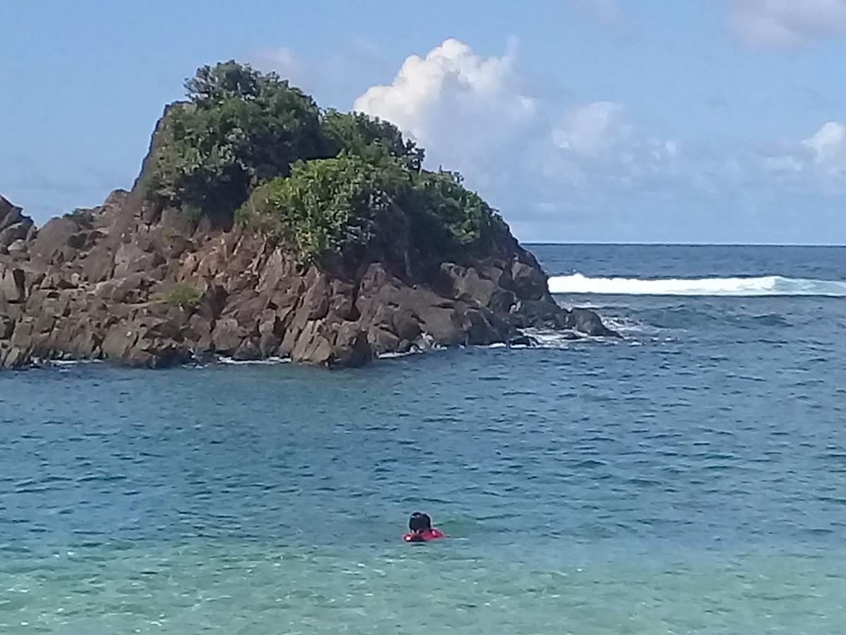 Josurfinn, Puraran Beach Baras  Exterior foto